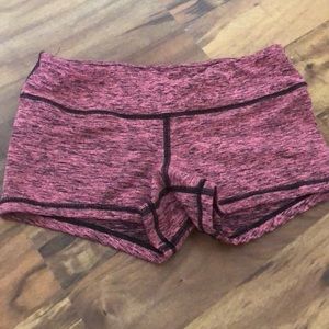 Fleo shorts size small
